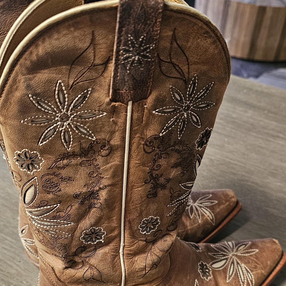 Shyanne Brown Embroidered Western Boots - image 4